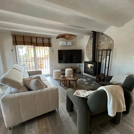 Con Piscina En La Montana Hasta 10 Personas Villa Llombai