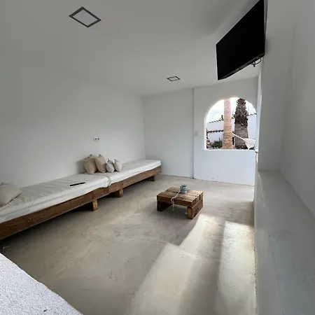 Con Piscina En La Montana Hasta 10 Personas Villa Llombai
