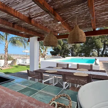 Con Piscina En La Montana Hasta 10 Personas Villa