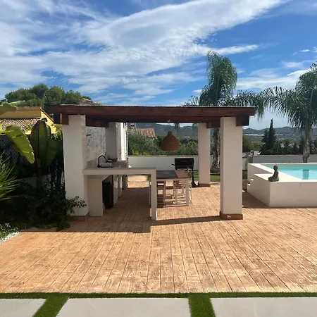 Villa Con Piscina En La Montana Hasta 10 Personas *